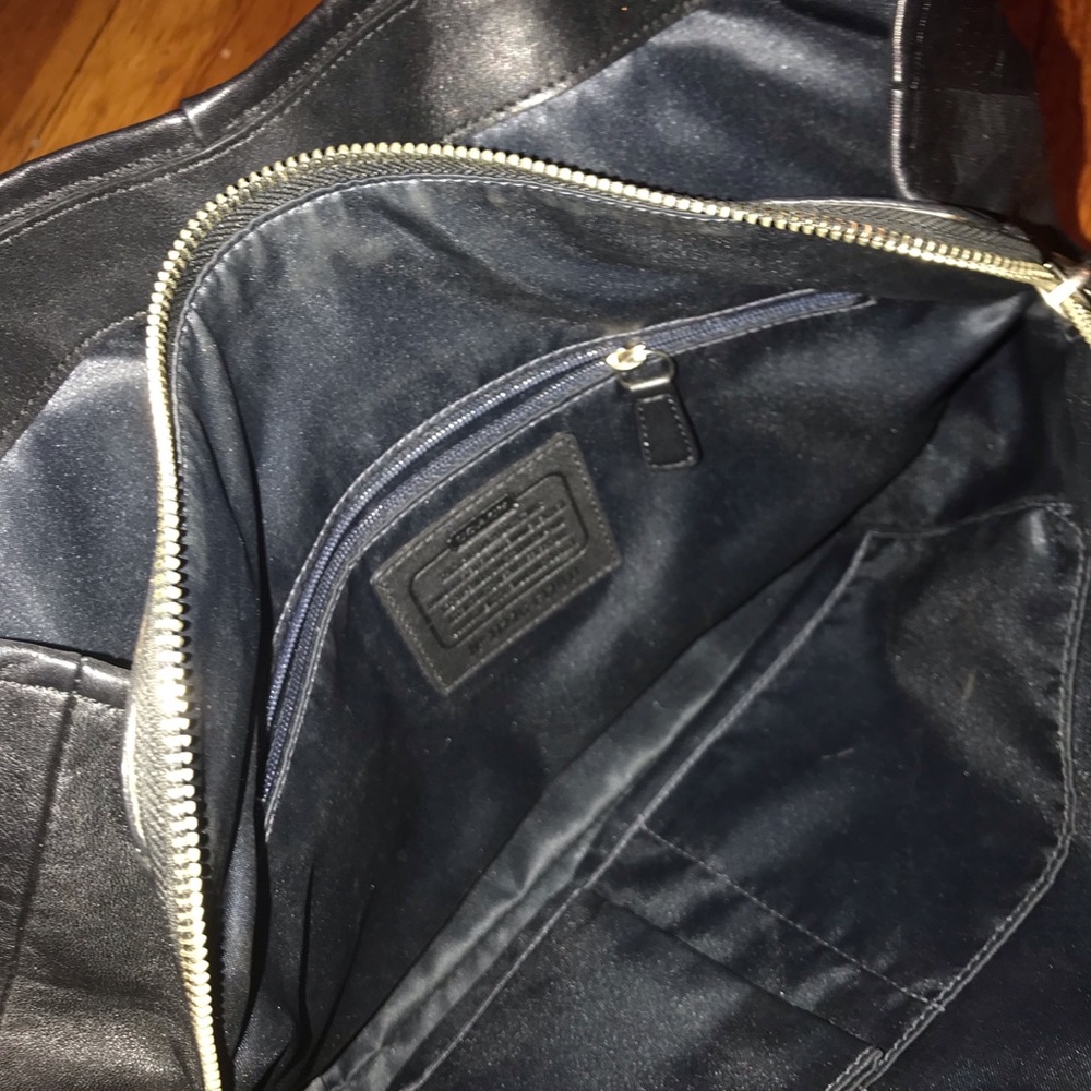 COACH Classis Leather Shoulder Bag - Picture 3 of 4
